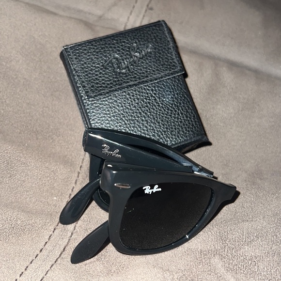 RayBan Foldable Sunglasses - Picture 3 of 3